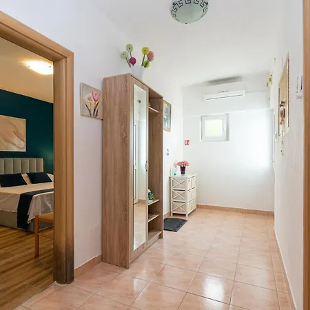 Apartment 4093a Mandre