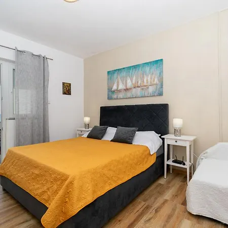 Apartment 4093a